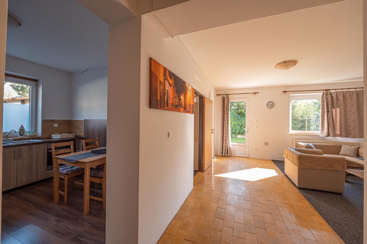 Xlsuite Apartment Comfort Piest'any Eksteriør billede